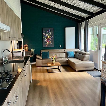 Gehele Bungalow Zuid-Limburg Op Een Park Simpelveld Exteriör bild
